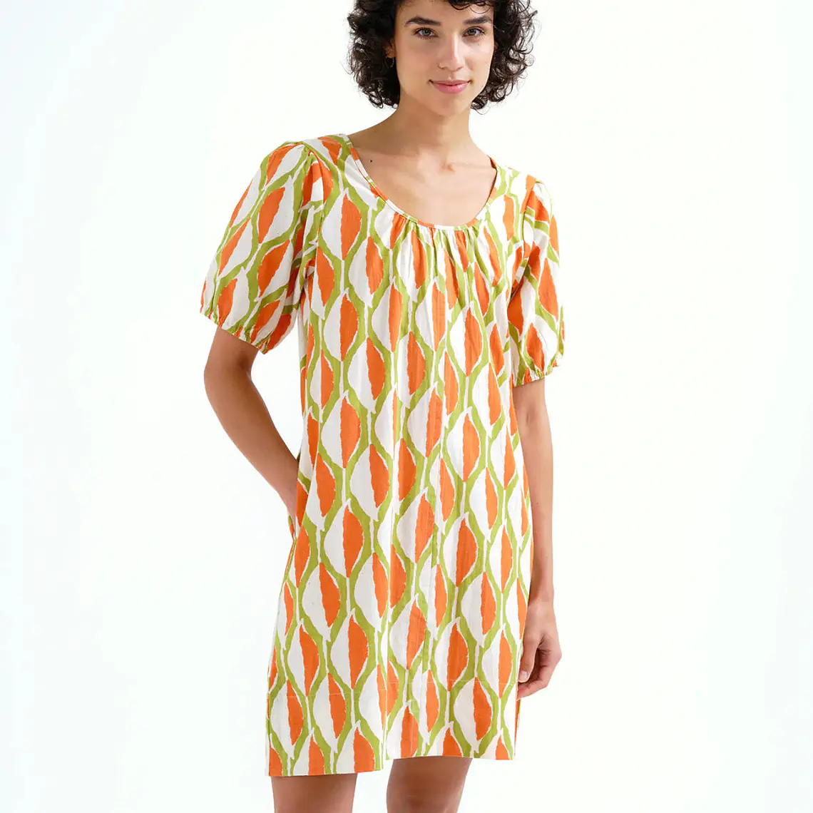 VESTIDO CURTO ESTAMPADO ALOE COMPAÑIA FANTASTICA 1