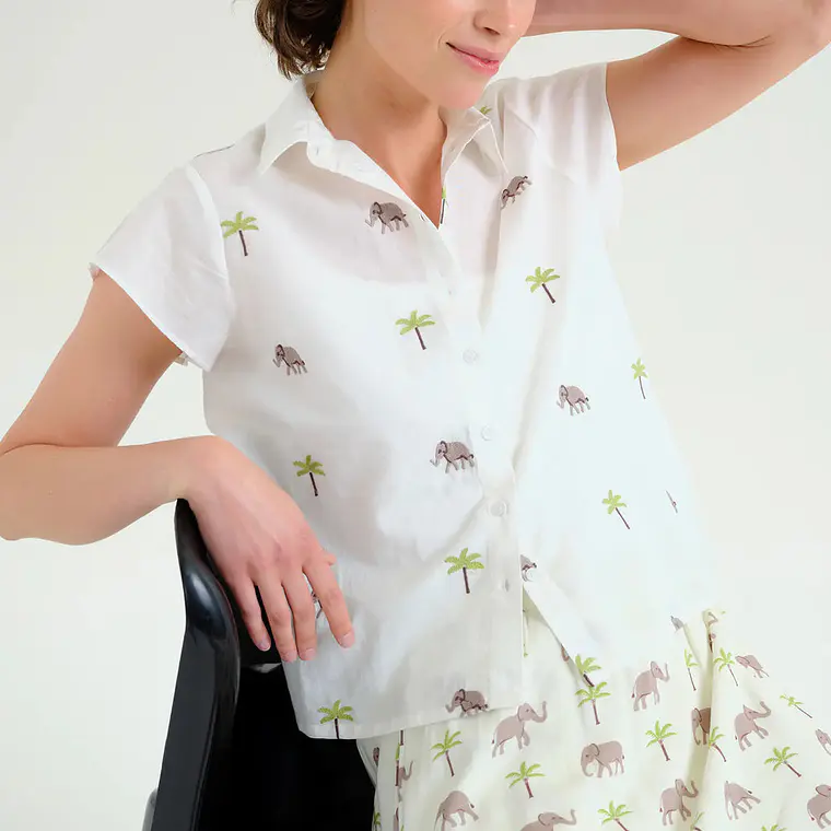CAMISA COM ELEFANTES BORDADOS COMPAÑIA FANTASTICA 2