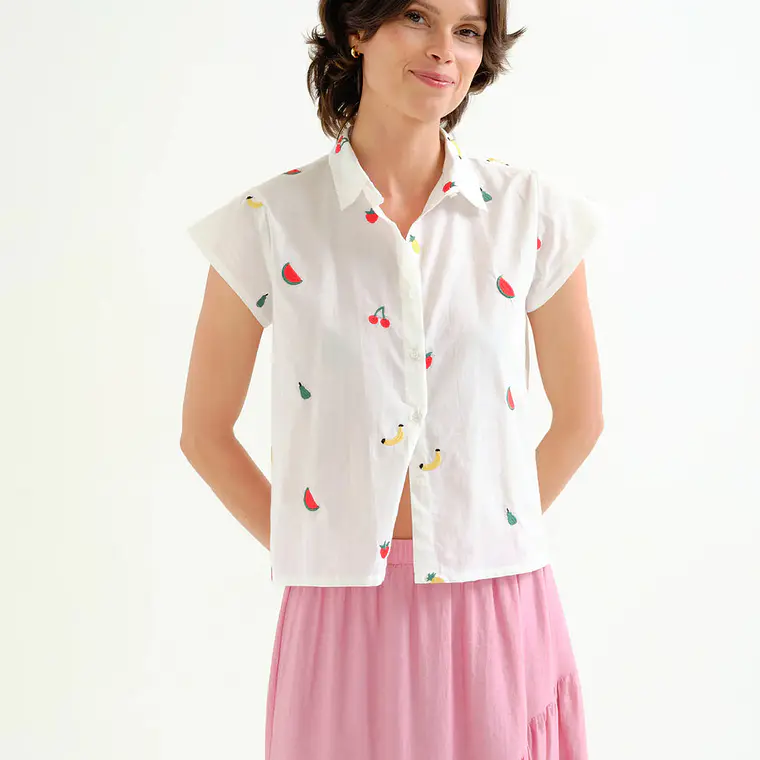 CAMISA COM FRUTAS BORDADAS COMPAÑIA FANTASTICA  1