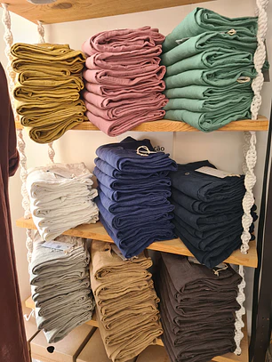 CALÇAS DE LINHO MODELO CHINO CLÁSSICO LIBERJEANS