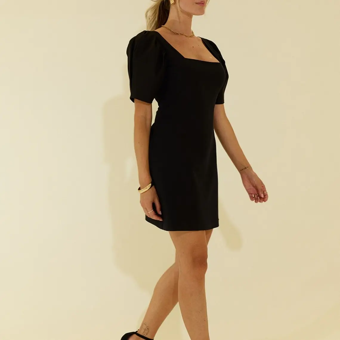 VESTIDO CURTO COM MANGA BALÃO SCRIPTA 1
