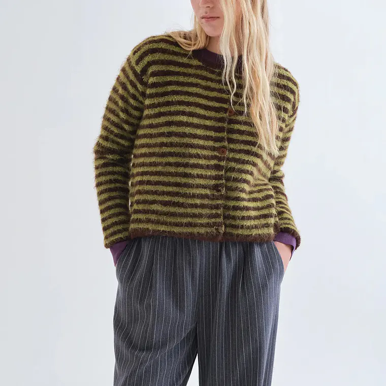 CARDIGAN COM RISCAS VERDE E CASTANHAS COMPAÑIA FANTASTICA  2