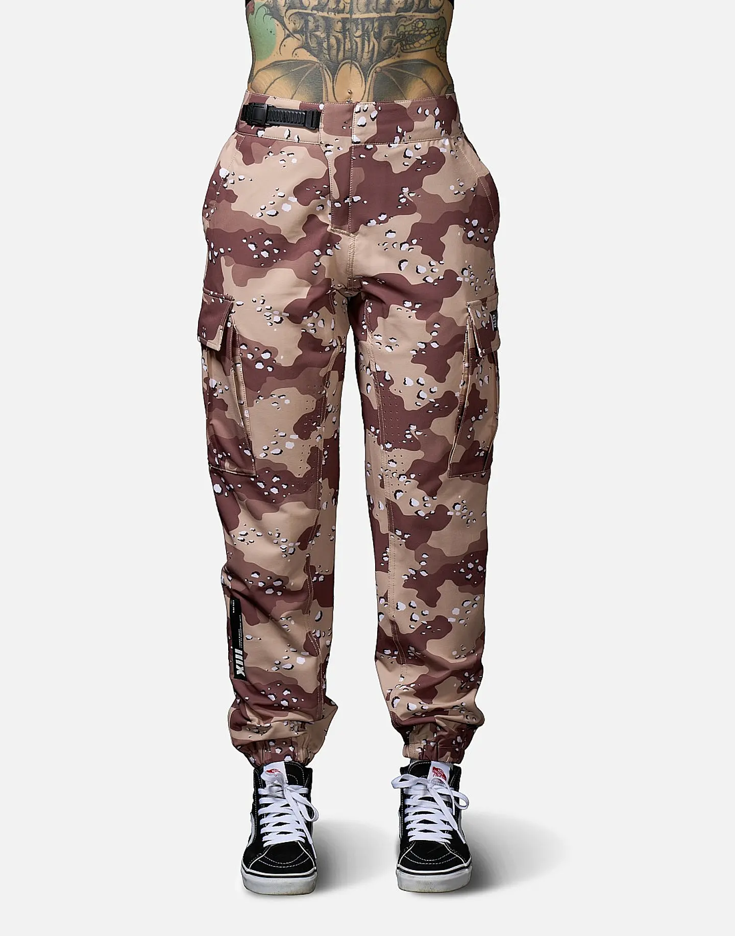 Pantalón ciclismo Loose Riders Cargo Dessert Camo 3