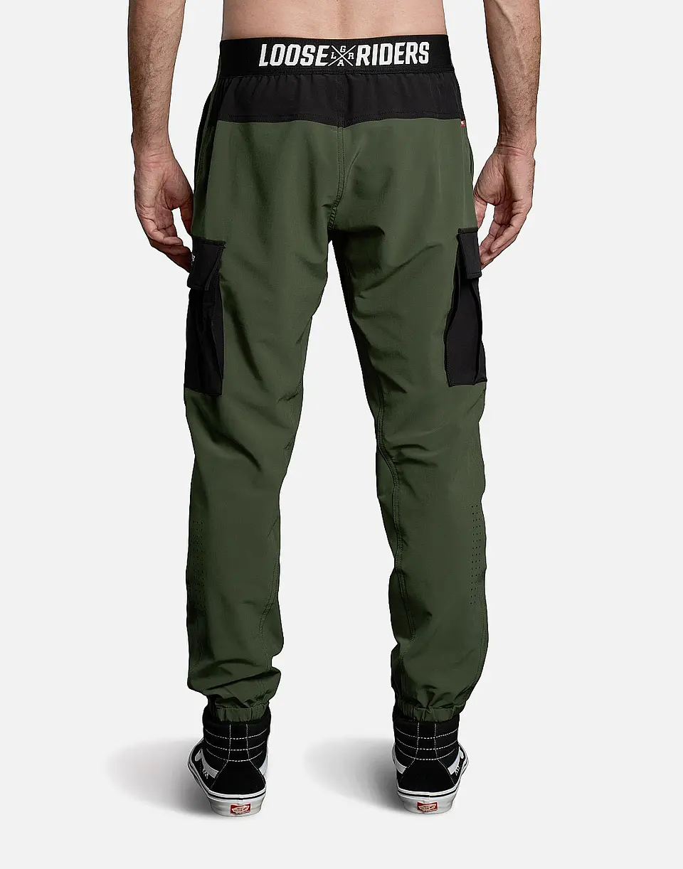 Pantalón ciclismo Loose Riders Cargo Oliva 5