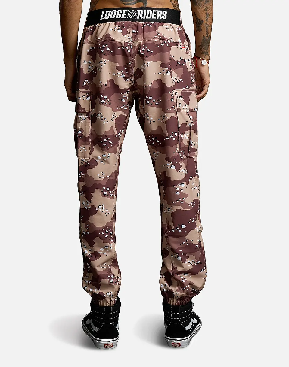Pantalón ciclismo Loose Riders Cargo Dessert Camo 4
