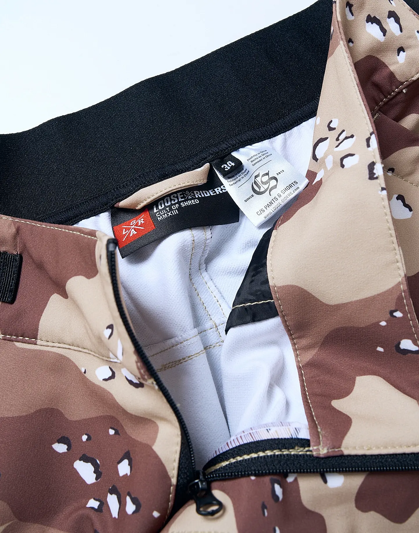 Pantalón ciclismo Loose Riders Cargo Dessert Camo 5