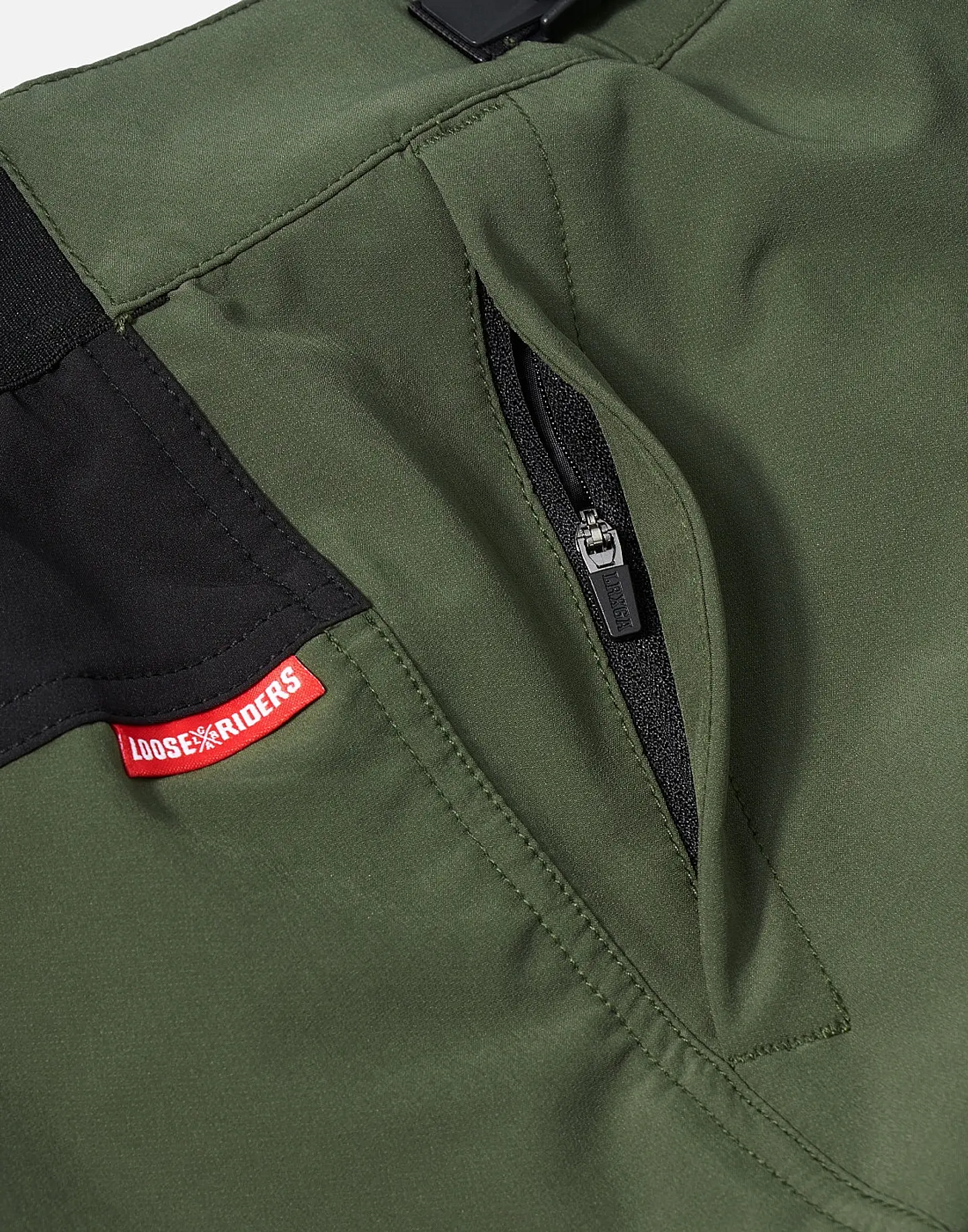 Pantalón ciclismo Loose Riders Cargo Oliva 9