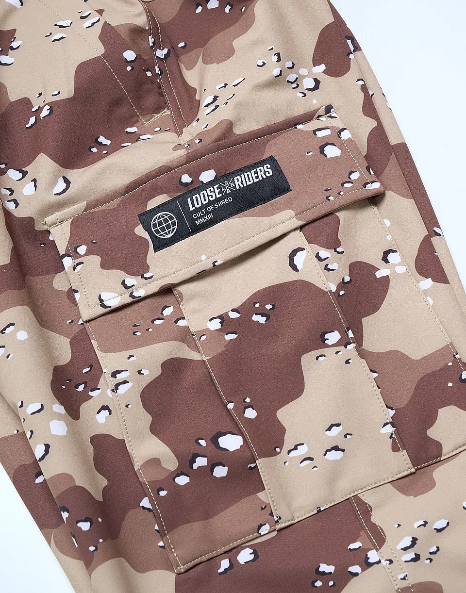 Pantalón ciclismo Loose Riders Cargo Dessert Camo 6