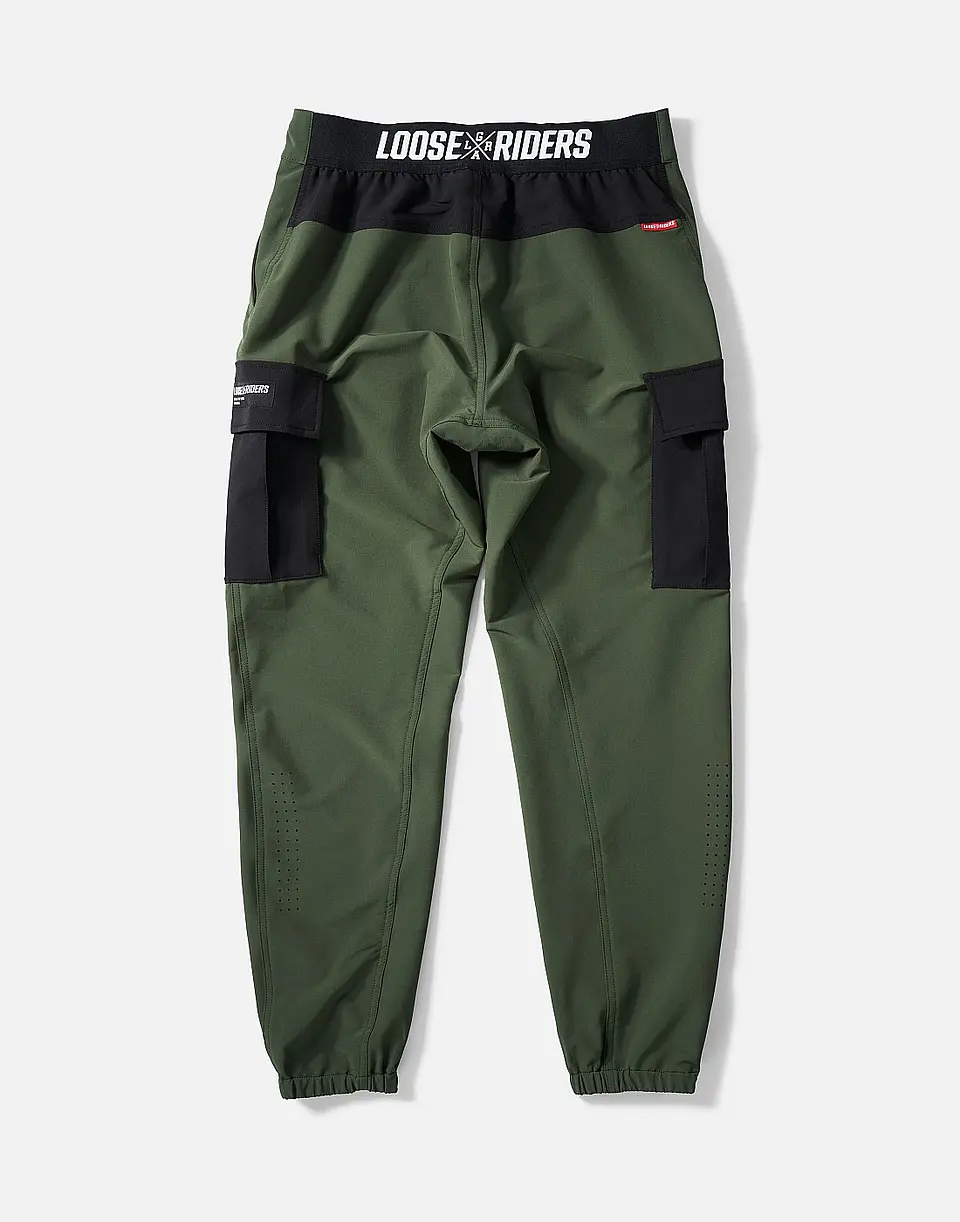 Pantalón ciclismo Loose Riders Cargo Oliva 10
