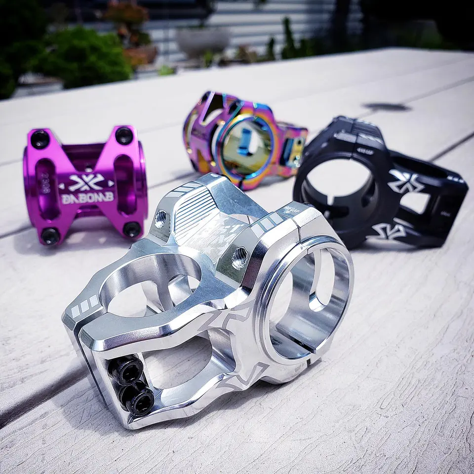 Tee Fist Bump Da Bomb 35 x 35 mm 4