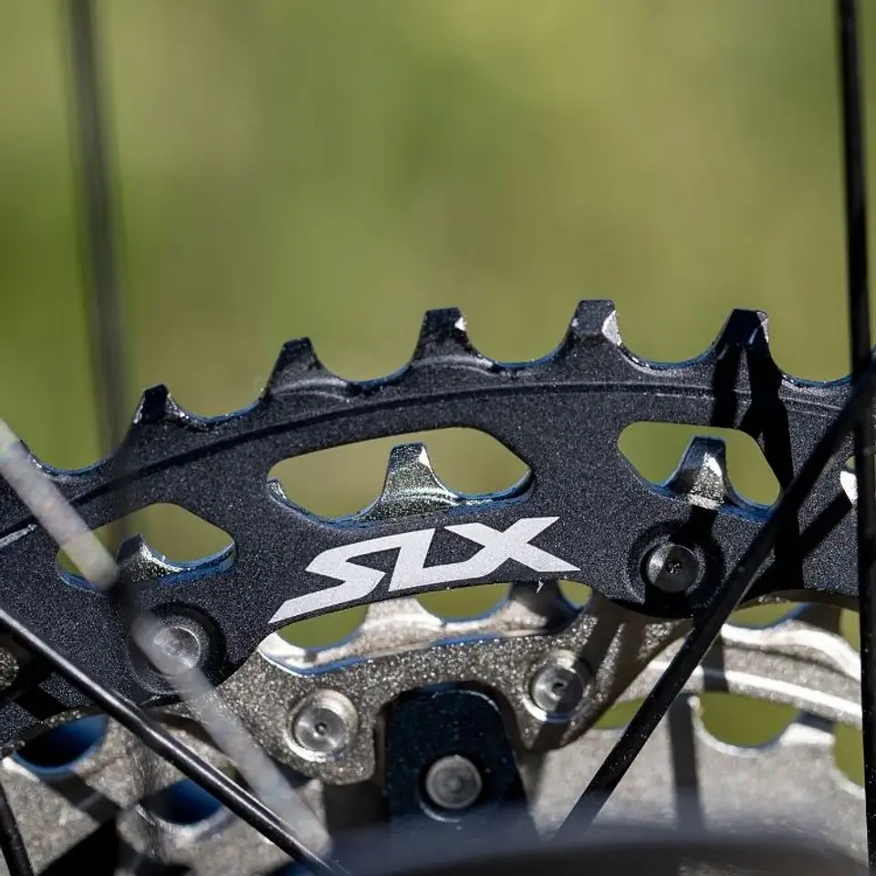 Piñon Shimano 12V SLX 6