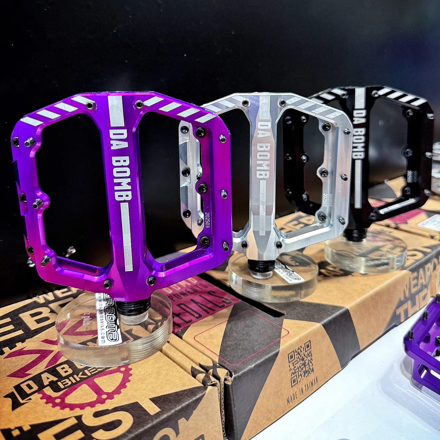 Pedales Da Bomb Plataforma V-Block Cromado 2