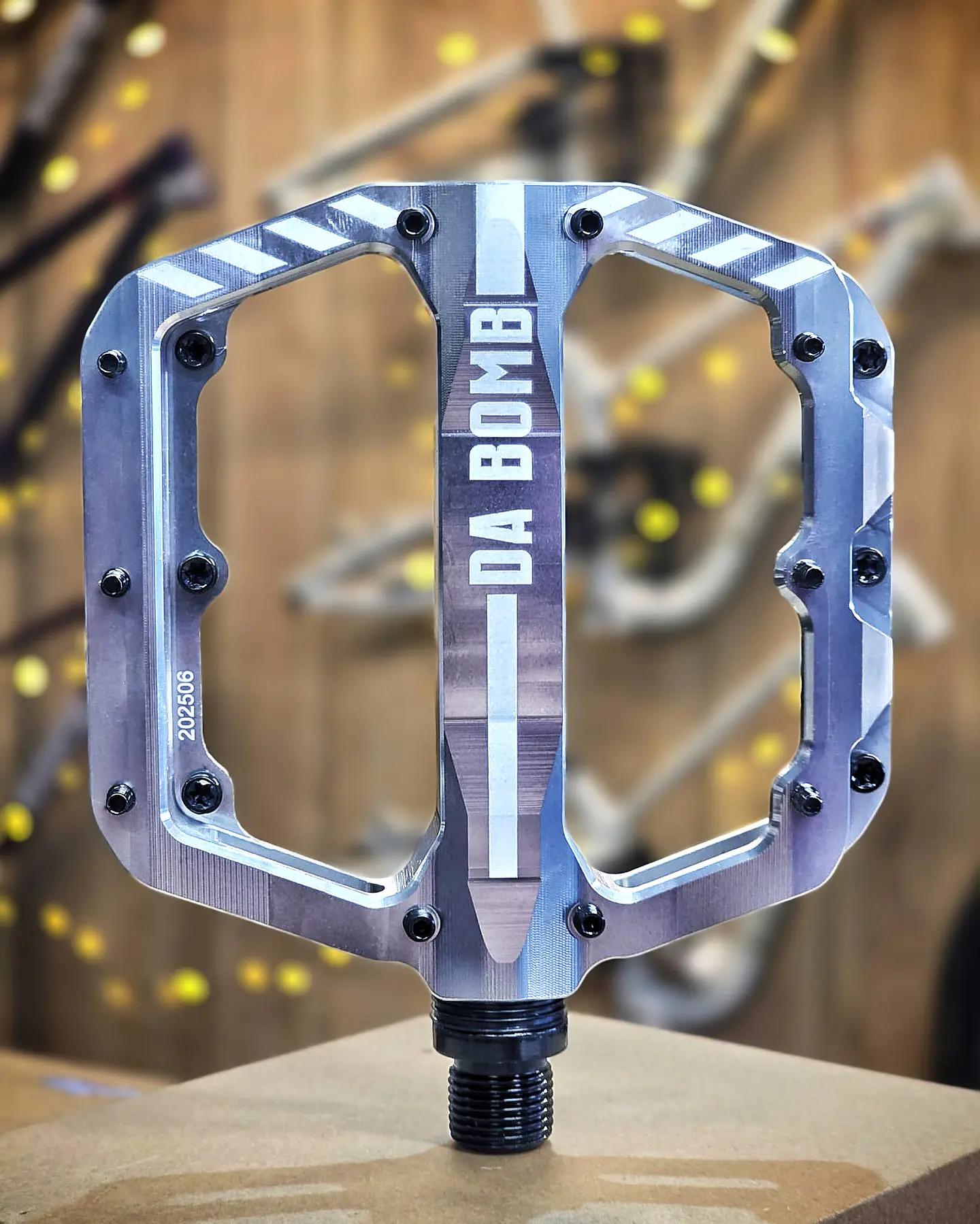 Pedales Da Bomb Plataforma V-Block Cromado 3