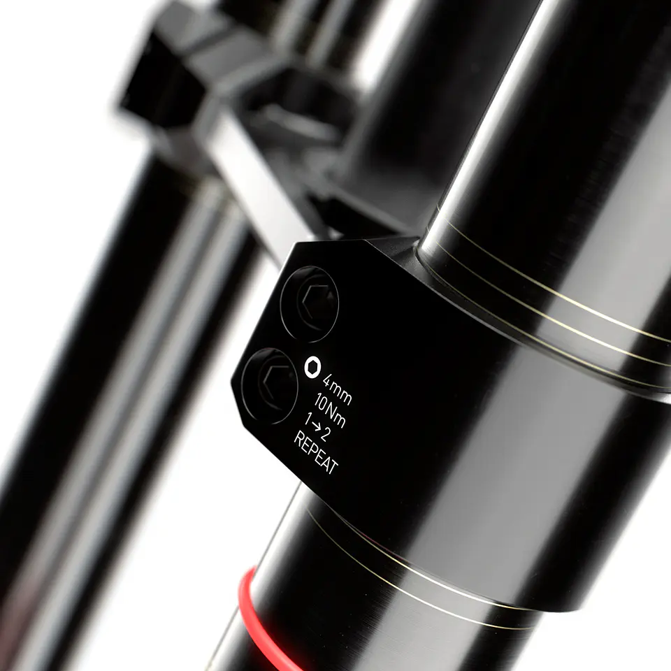 Horquilla RockShox BoXXer Ultimate RC2 D1 29 Boost 200mm Negra / Black 8