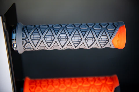 PUÑOS ODI VANQUISH V2.1 LOCK-ON GRIP