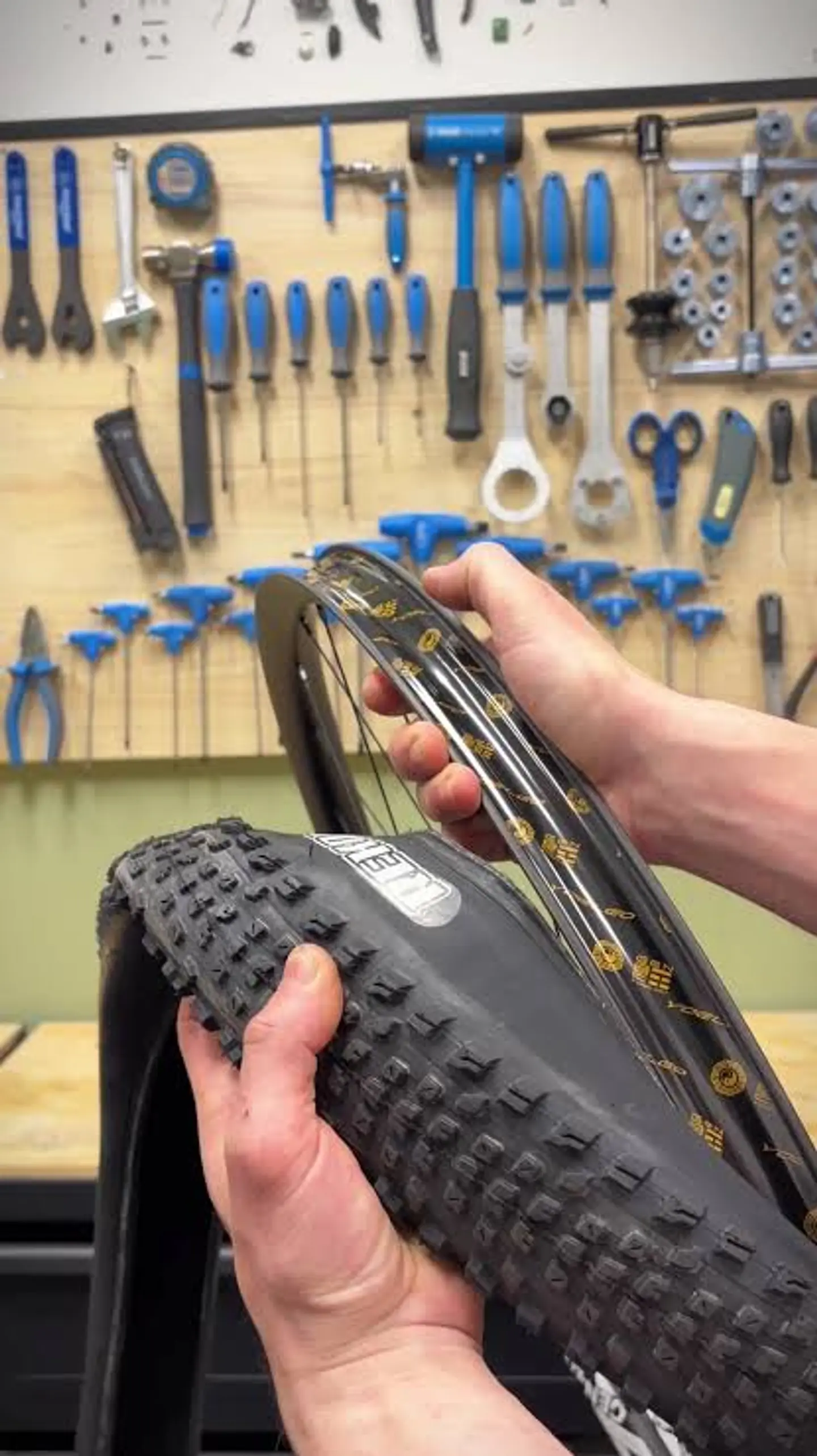 Servicio de Instalación de Cinta Tubeless Bicicletas 1