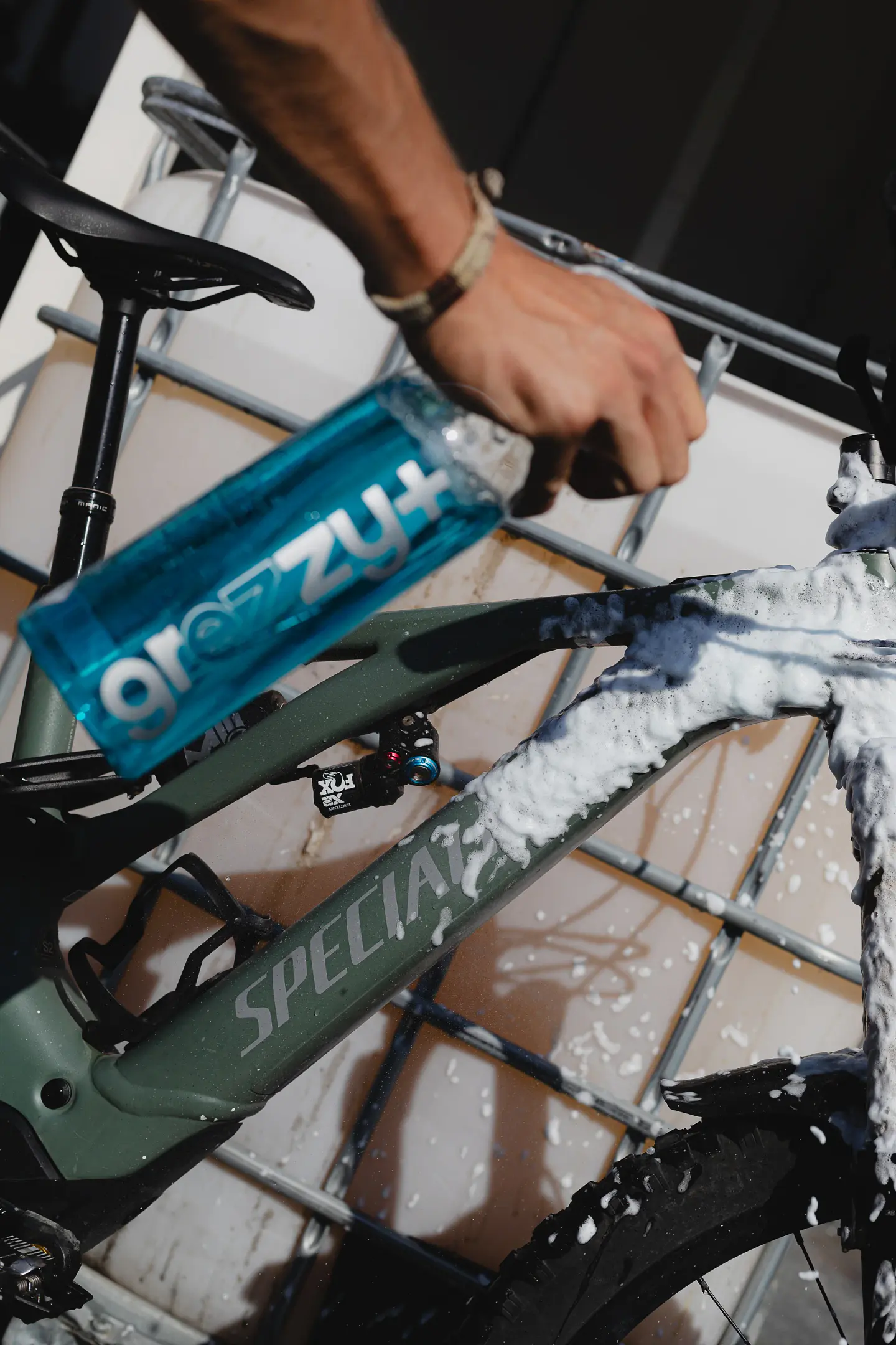 Shampoo para Bicicleta Grezzy+ E-Razer Formula 1 L 6