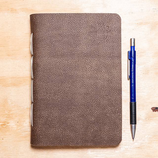 Libreta Semillero 120 hojas fijas café claro relieve