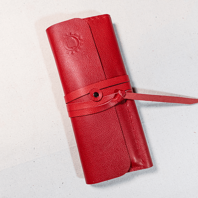 Estuche rojo para lápices