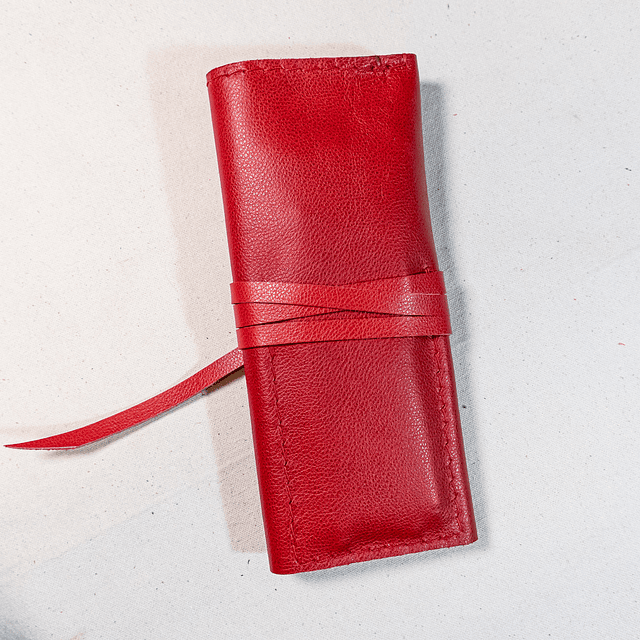 Estuche rojo para lápices