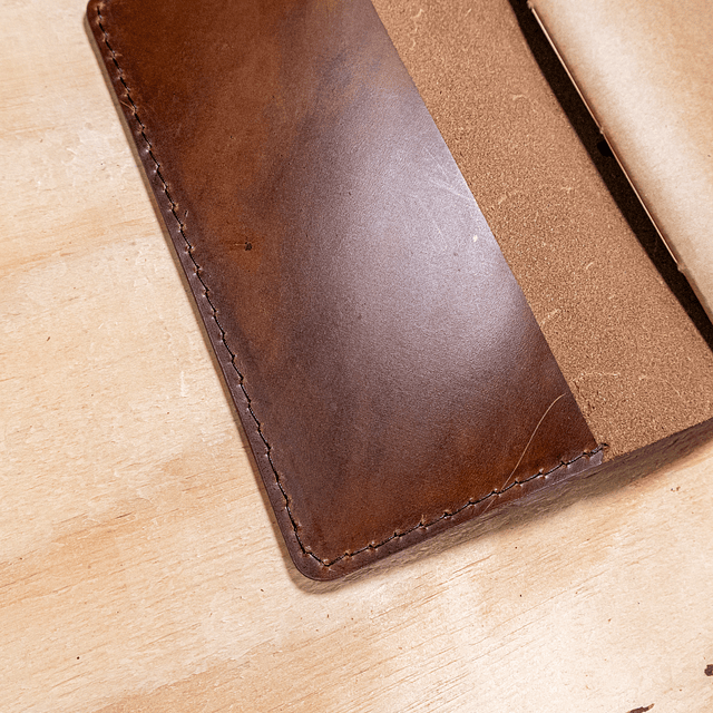 Libreta Belloto 120 hojas reemplazables A5 café claro elástico negro