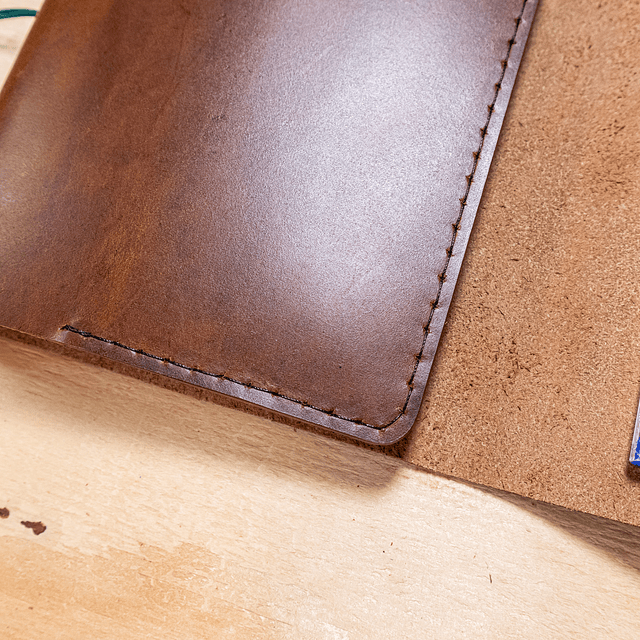 Libreta Belloto 120 hojas reemplazables A5 café claro elástico verde