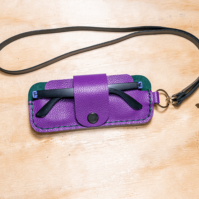 Estuche Pitío para lentes morado verde y negro