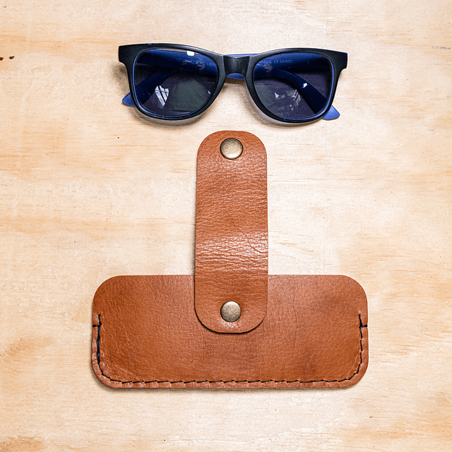 Estuche Pitío para lentes caramelo y café