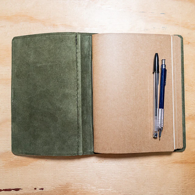 Libreta Algarrobo 120 hojas reemplazables A5 verde oliva y café agreste