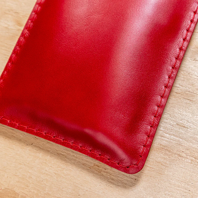 Estuche rojo para lápices