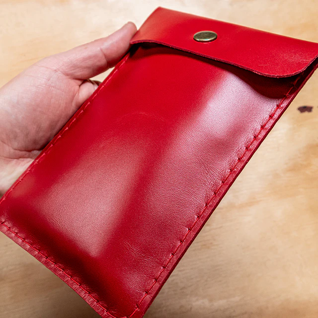 Estuche rojo para lápices