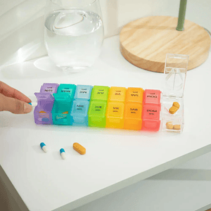 Pastillero Arcoiris 14 Compartimientos Cortador de Pastillas