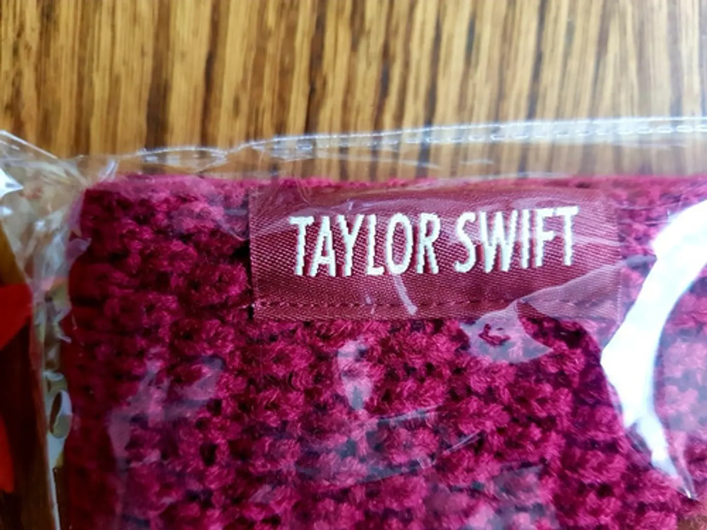 Bufanda All Too Well - Taylor Swift - Red T V Merch Oficial 5