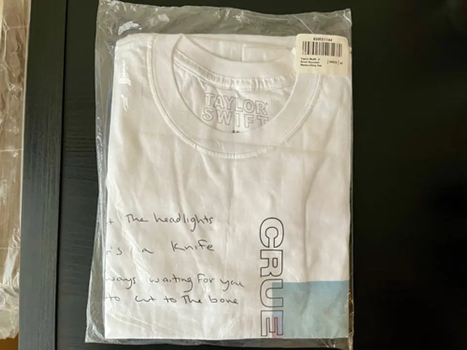 Poleras Lover Album - Taylor Swift - Merch Oficial 8