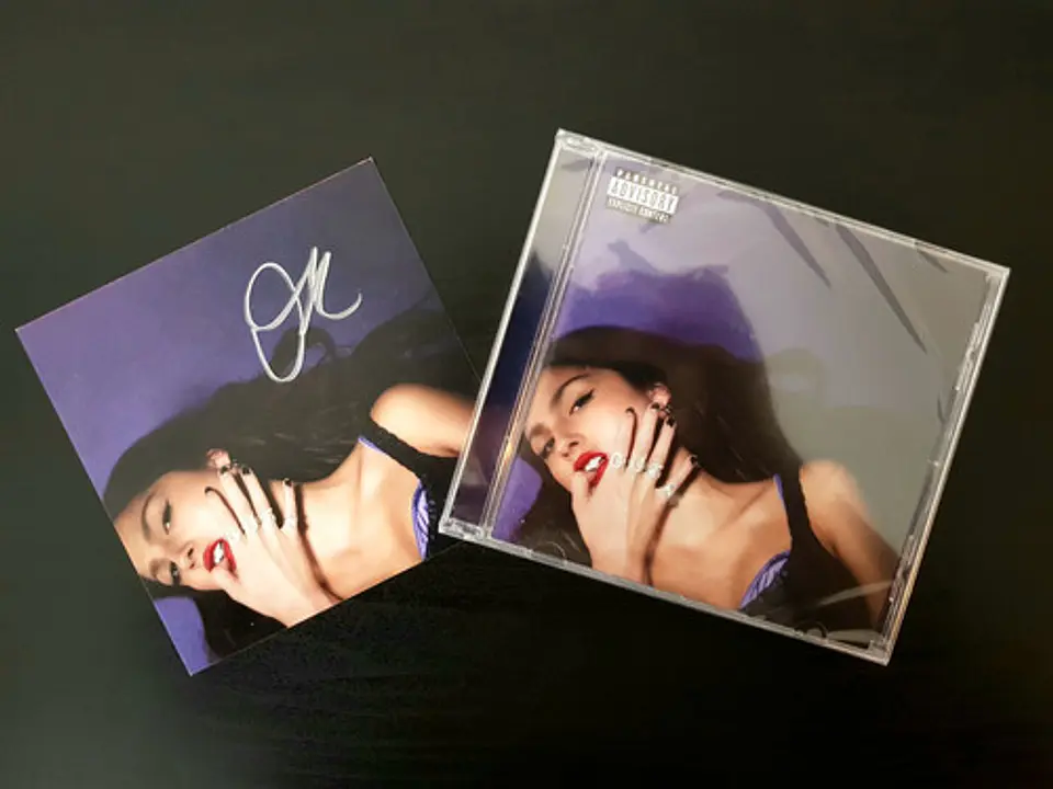Olivia Rodrigo - Guts - CD Firmado / Autografiado 2