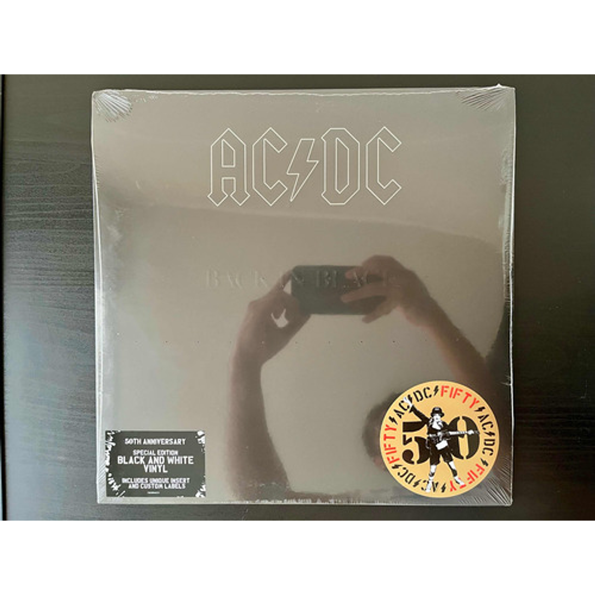 AC/DC - Back In Black - Vinilo Blanco Y Negro 50 Aniversario | WonderBox