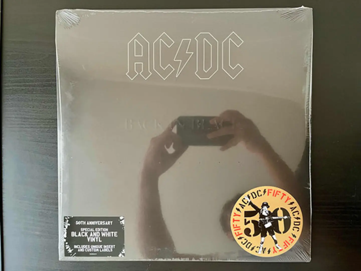 AC/DC - Back In Black - Vinilo Blanco Y Negro 50 Aniversario 2