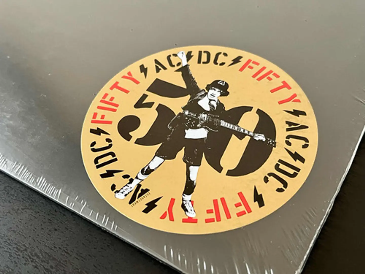 AC/DC - Back In Black - Vinilo Blanco Y Negro 50 Aniversario 4