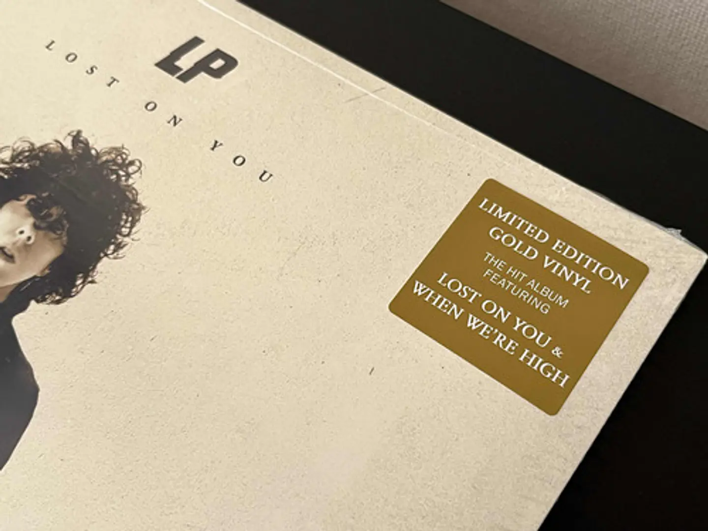LP - Lost On You - Vinilo (2LP) Dorado Edición Limitada 3