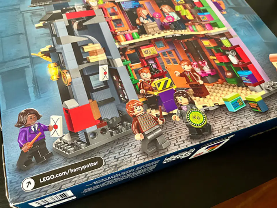 Lego - Harry Potter: Callejón Diagon Sortilegios Weasley 76422 6