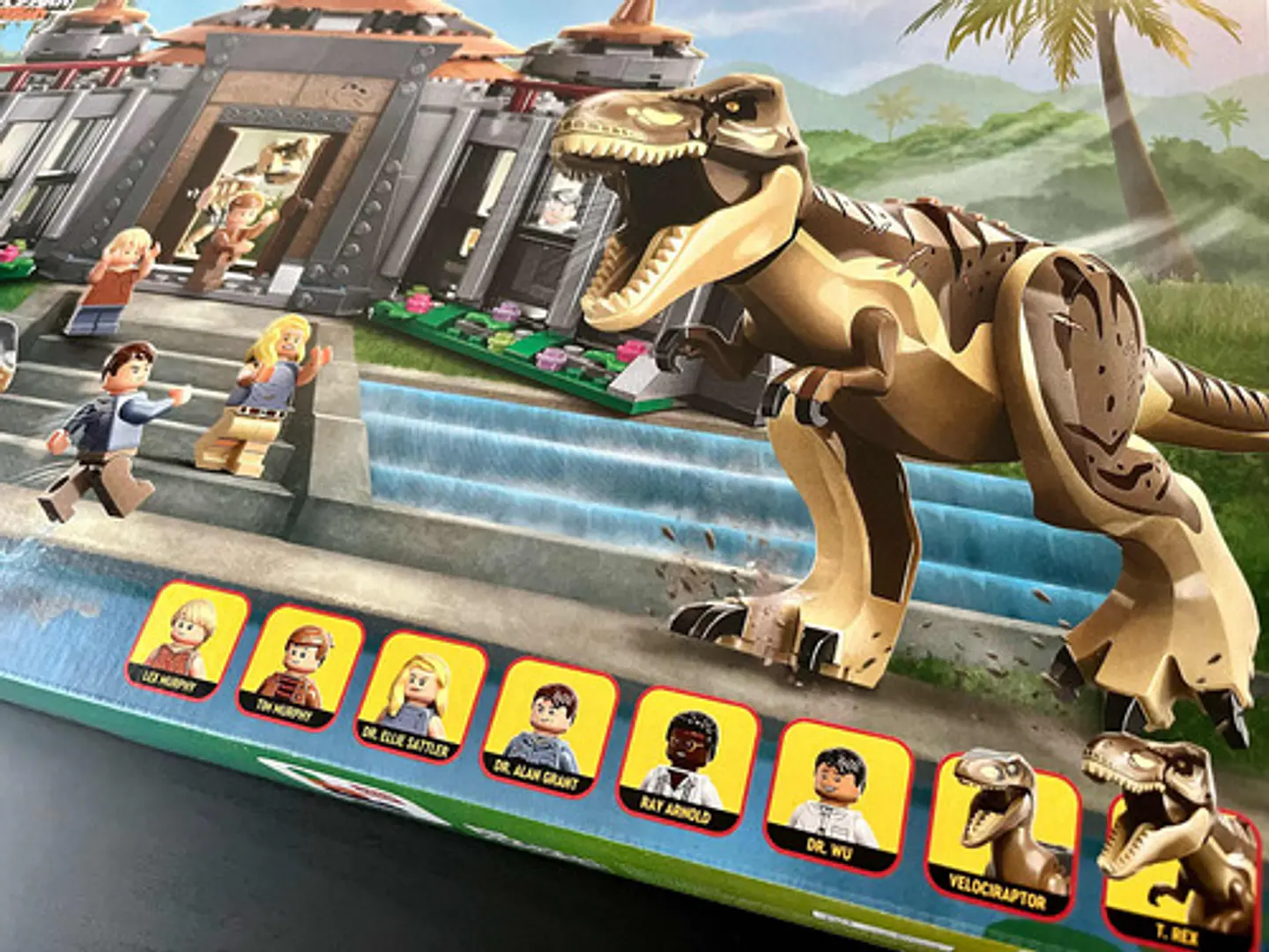 Lego Jurassic Park - Centro De Visitantes: T. Rex Y Ataque Del Raptor 76961 4