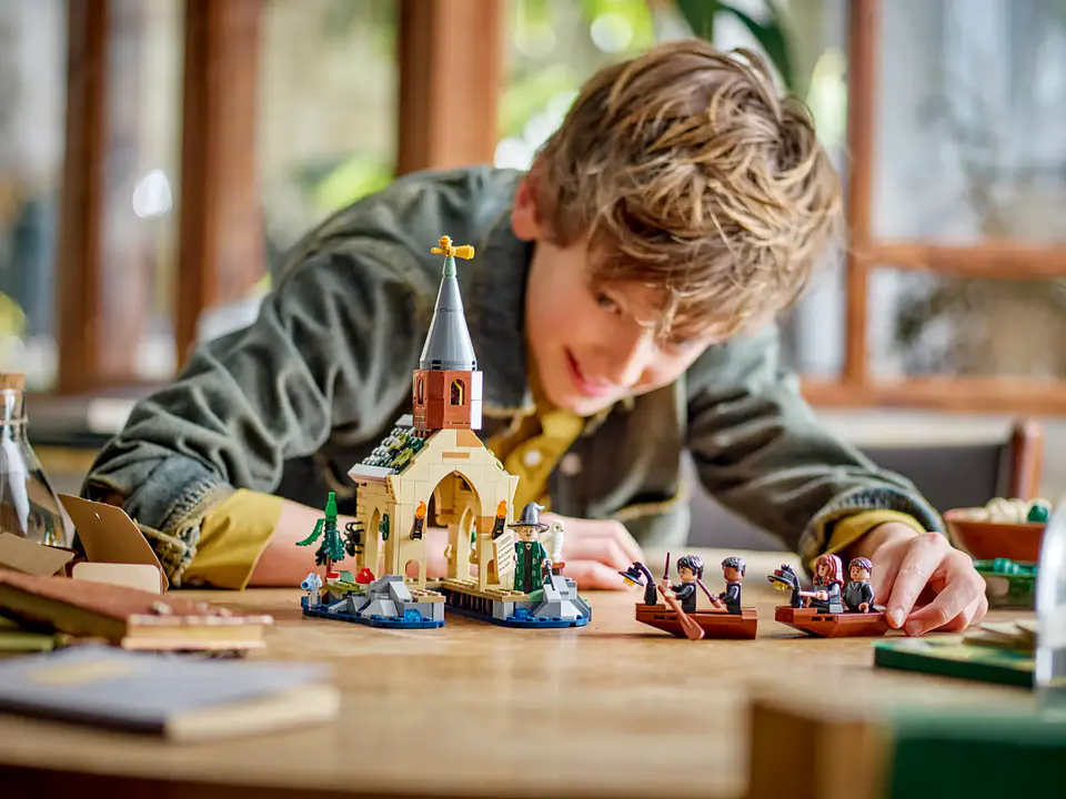 LEGO Harry Potter - Cobertizo del Castillo de Hogwarts™ (76426) 3
