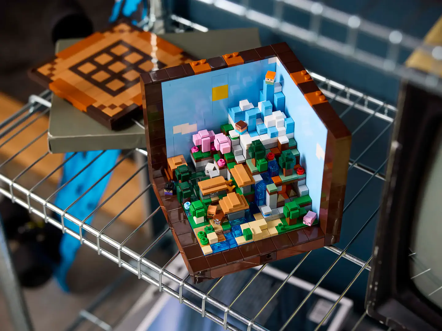 LEGO Minecraft - Mesa de Trabajo (21265) 4