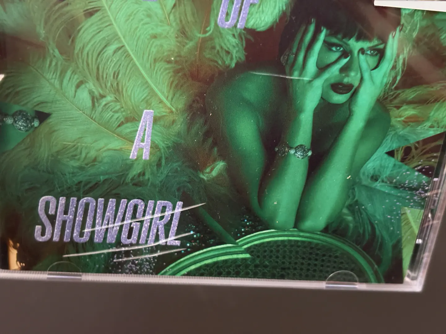 Taylor Swift - The Life of a Showgirl - It’s Rapturous CD Edición Target (con Poster) (con detalle) 2