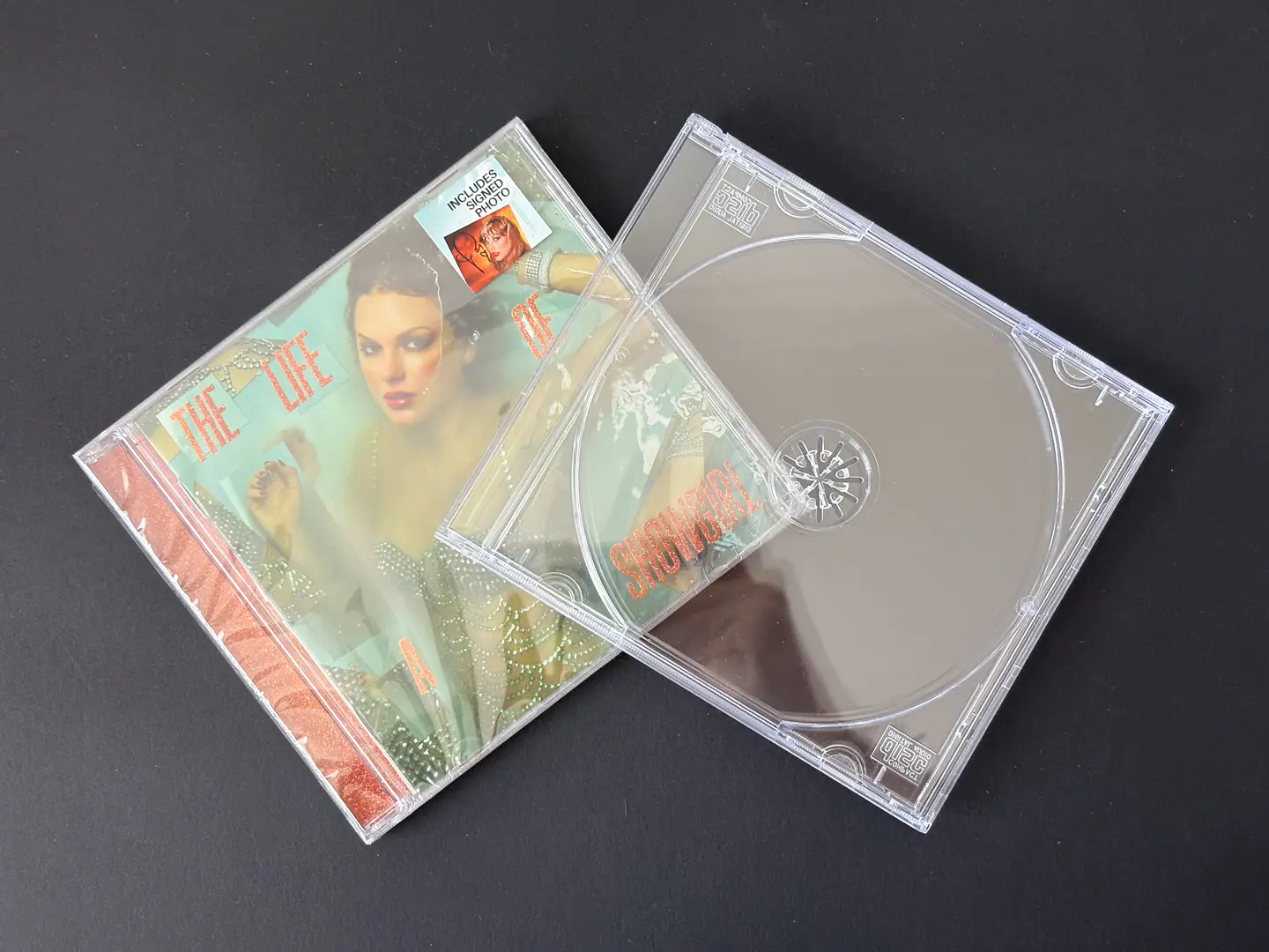Taylor Swift - The Life Of A Showgirl - CD Firmado Foto 1 (con detalle) 2