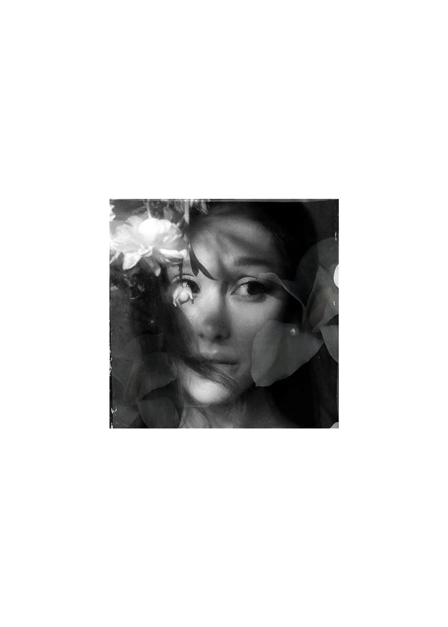 (PREVENTA) Ariana Grande - petal - Vinilo (LP) Lenticular Opal Girly 2