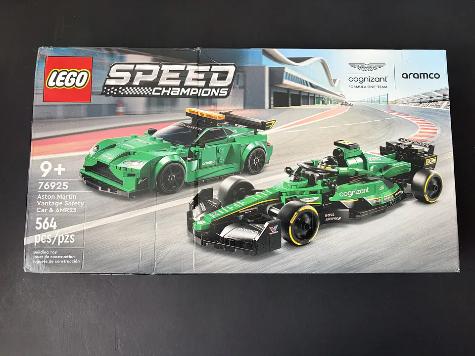 (con detalle) LEGO - Speed Champions - Safety Car de Aston Martin y AMR23 (76925) 7