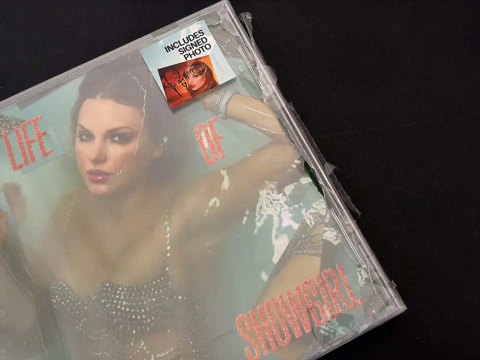 Taylor Swift - The Life Of A Showgirl - CD Firmado Foto 1 (con detalle) 2