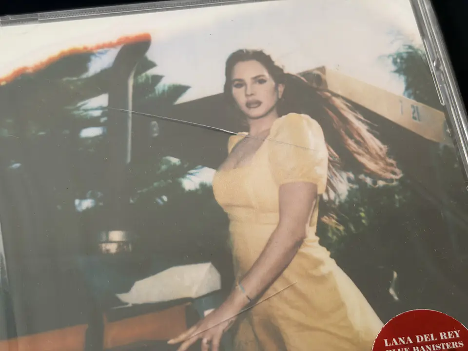 [con detalle] Lana Del Rey - Blue Banisters - CD Target Portada Alternativa 3