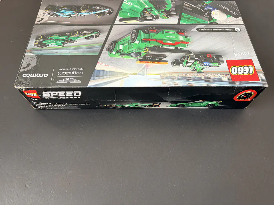 [con detalle] LEGO - Speed Champions - Safety Car de Aston Martin y AMR23 (76925)- COPIA 9